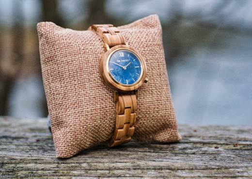 Holzspecht Wooden watch for women olive