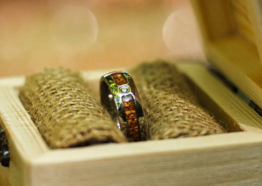 Holzspecht Ring La Superba with Wood and Crystal