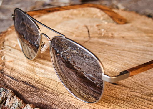 Sonnenbrille aus Holz Blickfang