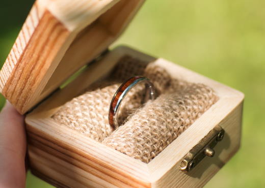 Holzspecht Ring Maia mit Holz