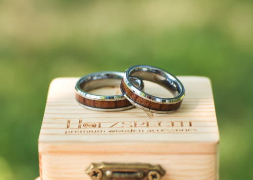 Wedding rings with wood from Holzspecht